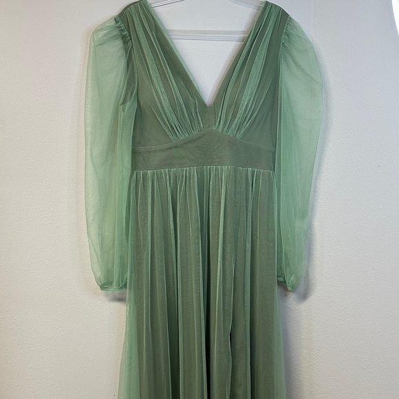 NWT PHIZE Sage Green V-Neck Tule Maxi Dress Slit Sheer Sleeves Size M Party - Picture 3 of 10